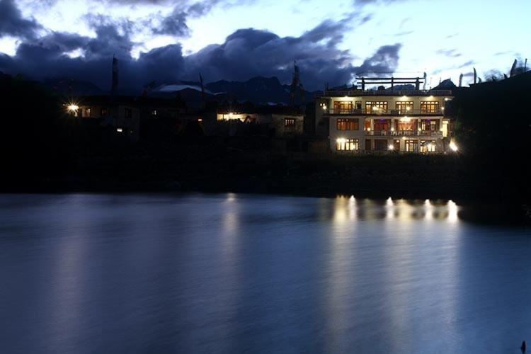 Hotel Lake View Nako Luaran gambar
